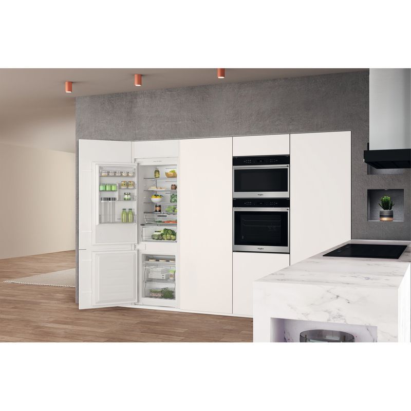 Whirlpool Kühl- / Gefrierkombination Einbaugerät WHC18 T122 Weiss 2 Türen Lifestyle perspective open