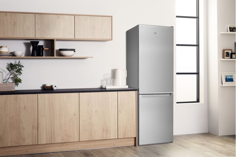 Bauknecht-Kuhl----Gefrierkombination-Standgerat-KGLF-182-IN-2-Optic-Inox-2-doors-Lifestyle-perspective