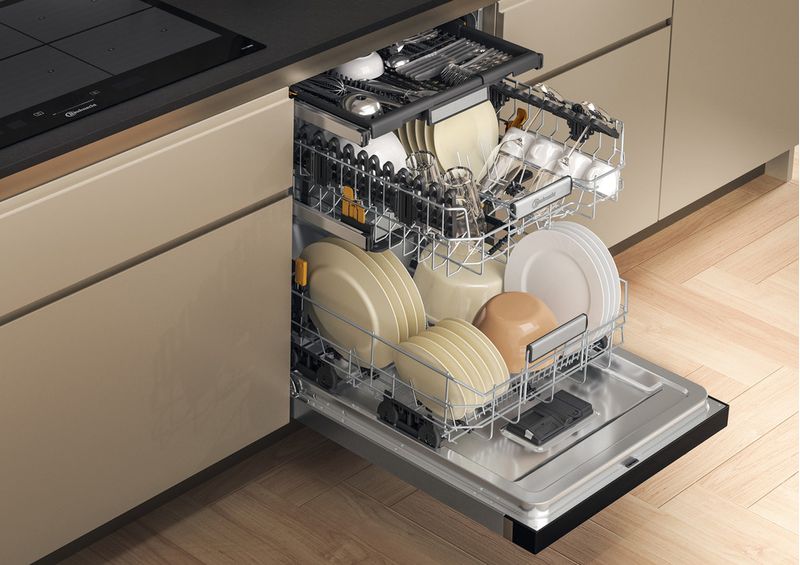 Bauknecht Dishwasher Einbaugerät B7U HS51 X Unterbau B Lifestyle perspective open