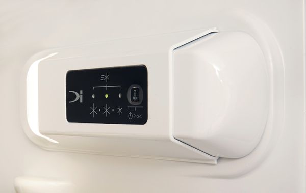 Bauknecht Kühl- / Gefrierkombination Einbaugerät KDI 14S2 Weiss 2 doors Control panel