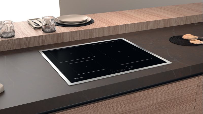 Bauknecht Kochfeld BU 1760C FT Schwarz Induction vitroceramic Lifestyle perspective