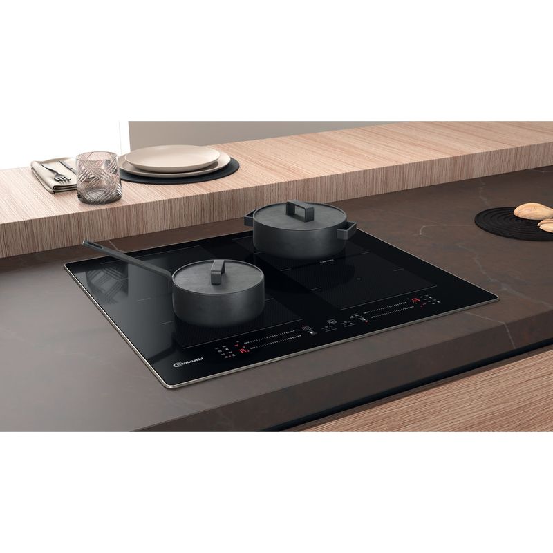 Bauknecht Kochfeld BS 2360F AL Schwarz Induction vitroceramic Lifestyle perspective