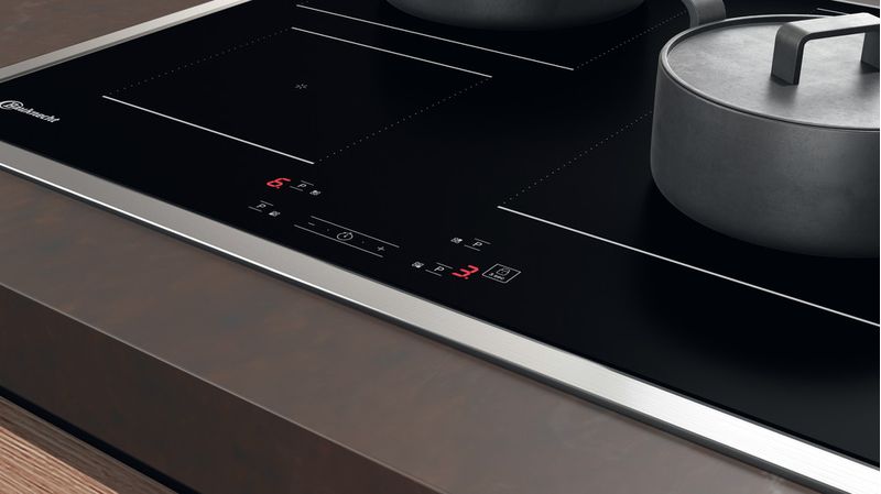 Bauknecht Kochfeld BU 1760C FT Schwarz Induction vitroceramic Lifestyle control panel