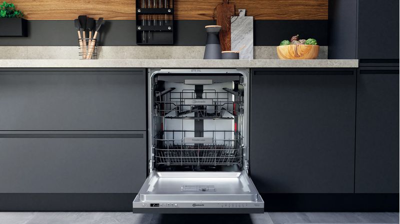 Bauknecht Dishwasher Einbaugerät BCIC 3T333 PFE Vollintegriert (Lieferung ohne Möbelfront) D Lifestyle frontal open