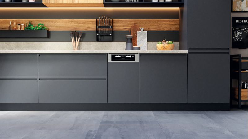 Bauknecht Dishwasher Einbaugerät BSBO 3O35 PF X Teilintegriert D Lifestyle frontal