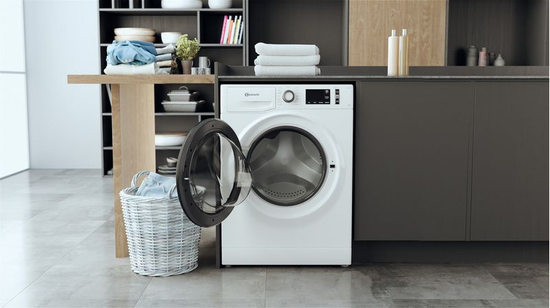 Bauknecht-Waschmaschine-Standgerat-WM-Pure-8A-Weiss-Frontlader-A-Lifestyle-frontal-open