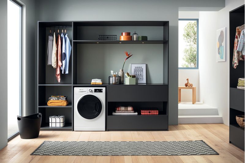 Bauknecht-Waschmaschine-Standgerat-WM-Sense-8A-Weiss-Frontlader-A-Lifestyle-frontal-open