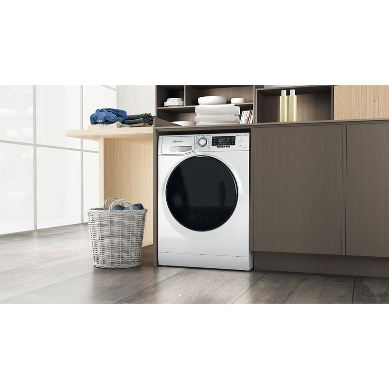 Bauknecht Waschtrockner Standgerät WATK Sense 117S 52 N Weiss Frontlader Lifestyle perspective