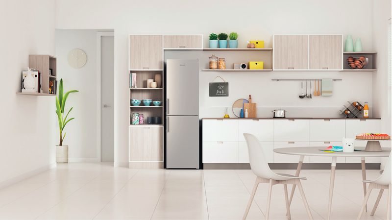 Indesit Kühl- / Gefrierkombination Standgerät IB55 732 X Edelstahloptik 2 Türen Lifestyle frontal