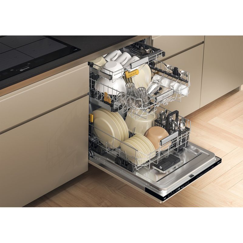 Bauknecht Dishwasher Einbaugerät B8I HP42 LC Vollintegriert (Lieferung ohne Möbelfront) C Lifestyle perspective open