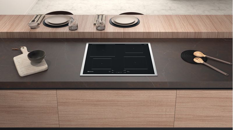 Bauknecht Kochfeld BQ 2760S FT Schwarz Induction vitroceramic Lifestyle frontal top down