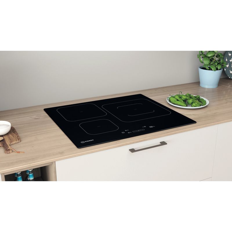 Indesit-Kochfelder-IIH-60Q3D-NE-Schwarz-Induction-vitroceramic-Lifestyle-perspective